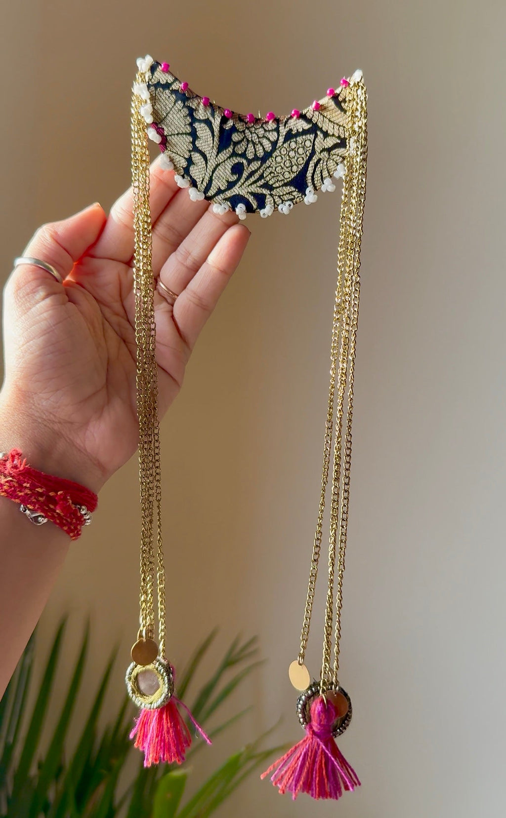 Black Moon Glow Clip