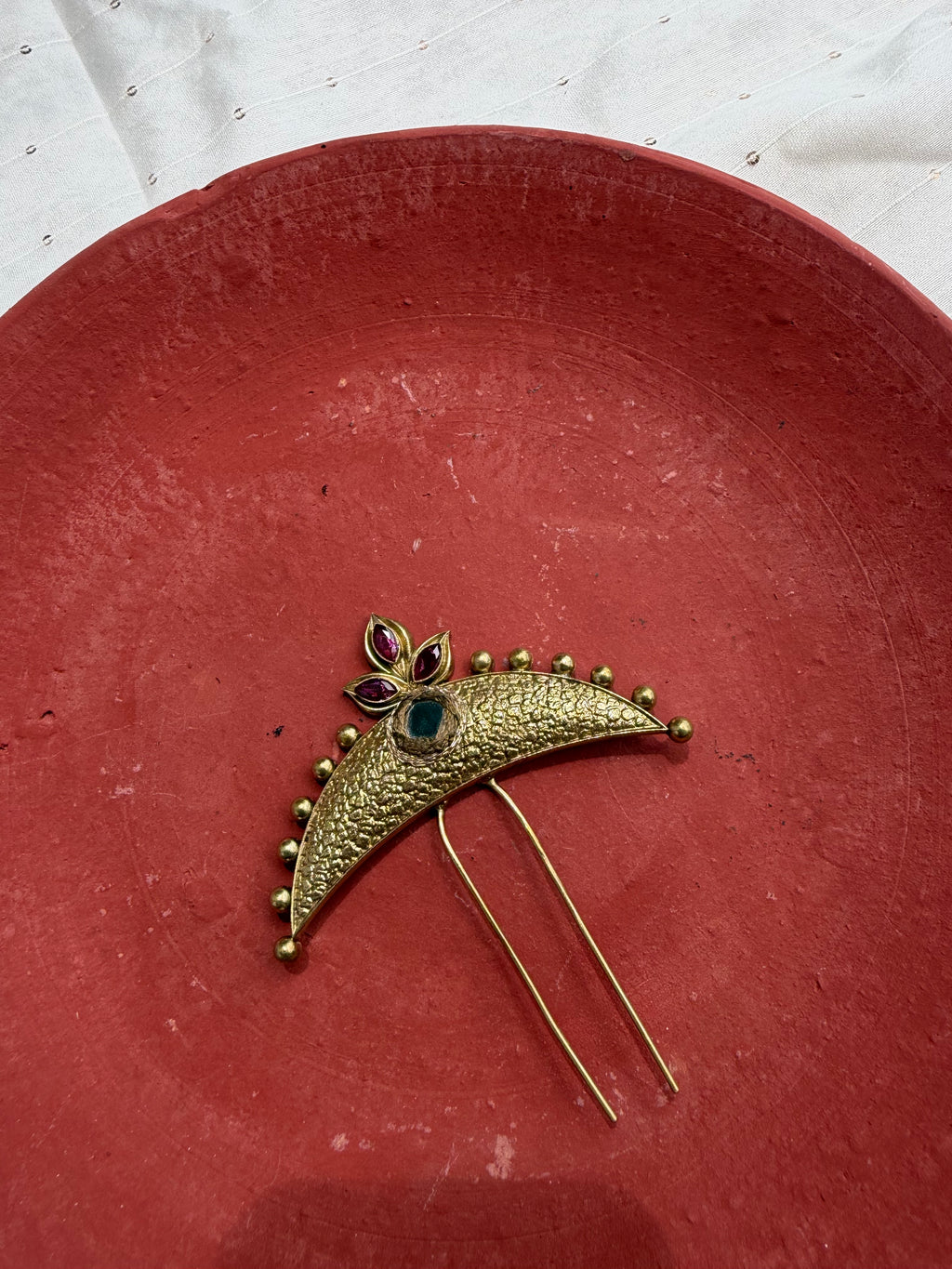 AAVRITI Moon Hair Clip