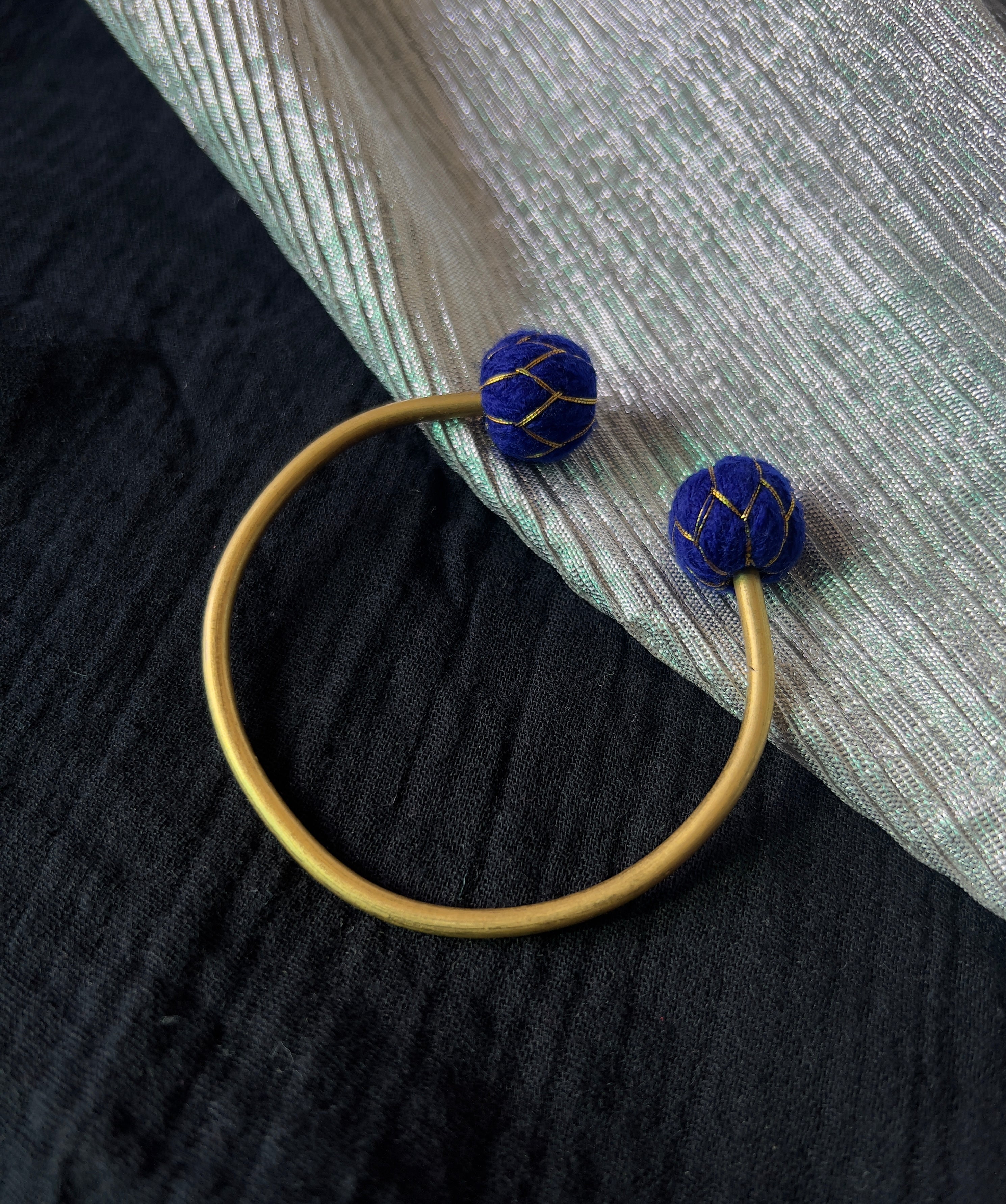 Blue मनका