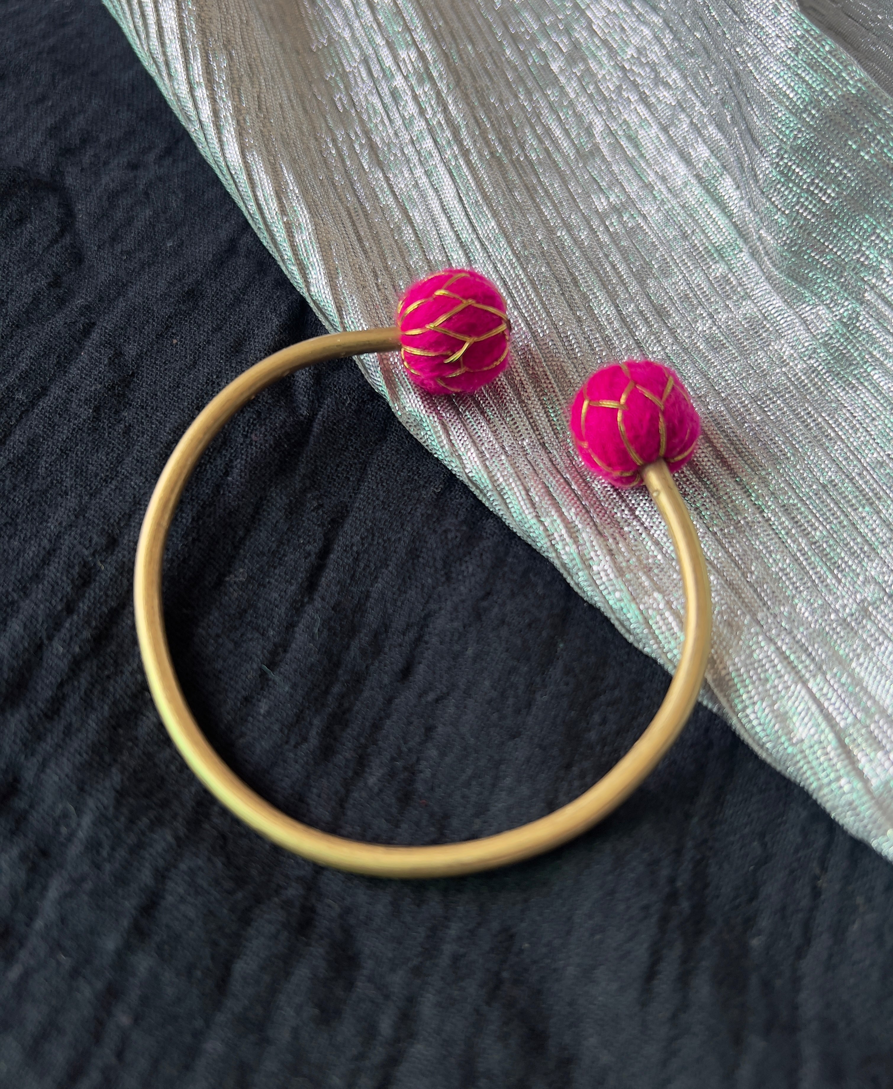 Pink मनका